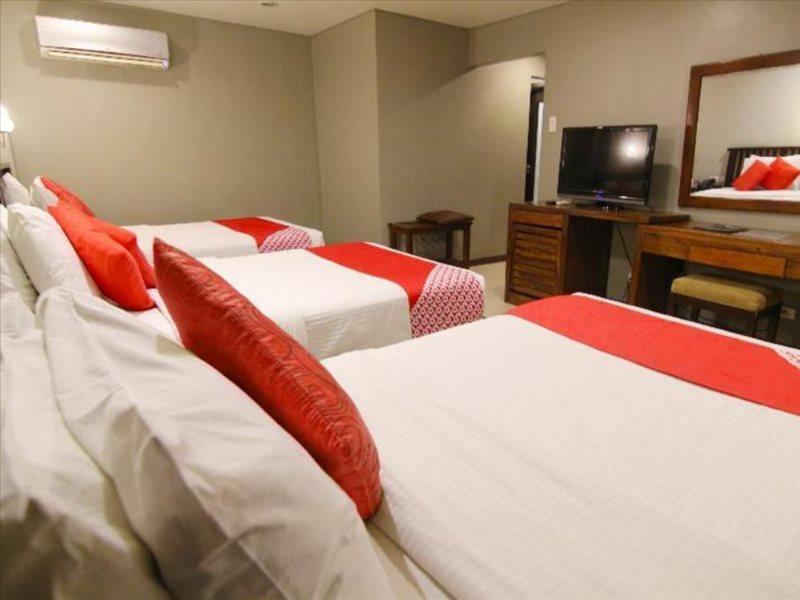 Oyo 103 Artina Suites Hotel San Pedro Makati Eksteriør billede