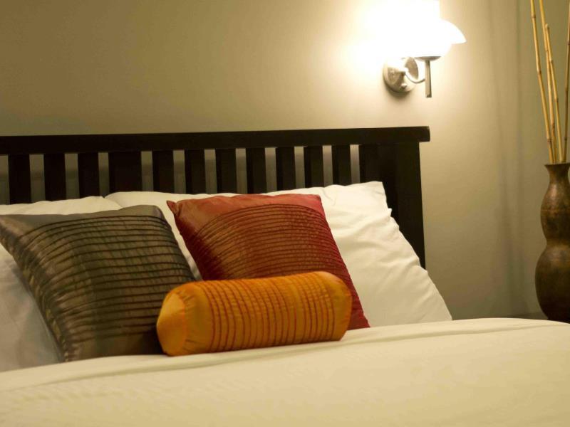 Oyo 103 Artina Suites Hotel San Pedro Makati Eksteriør billede