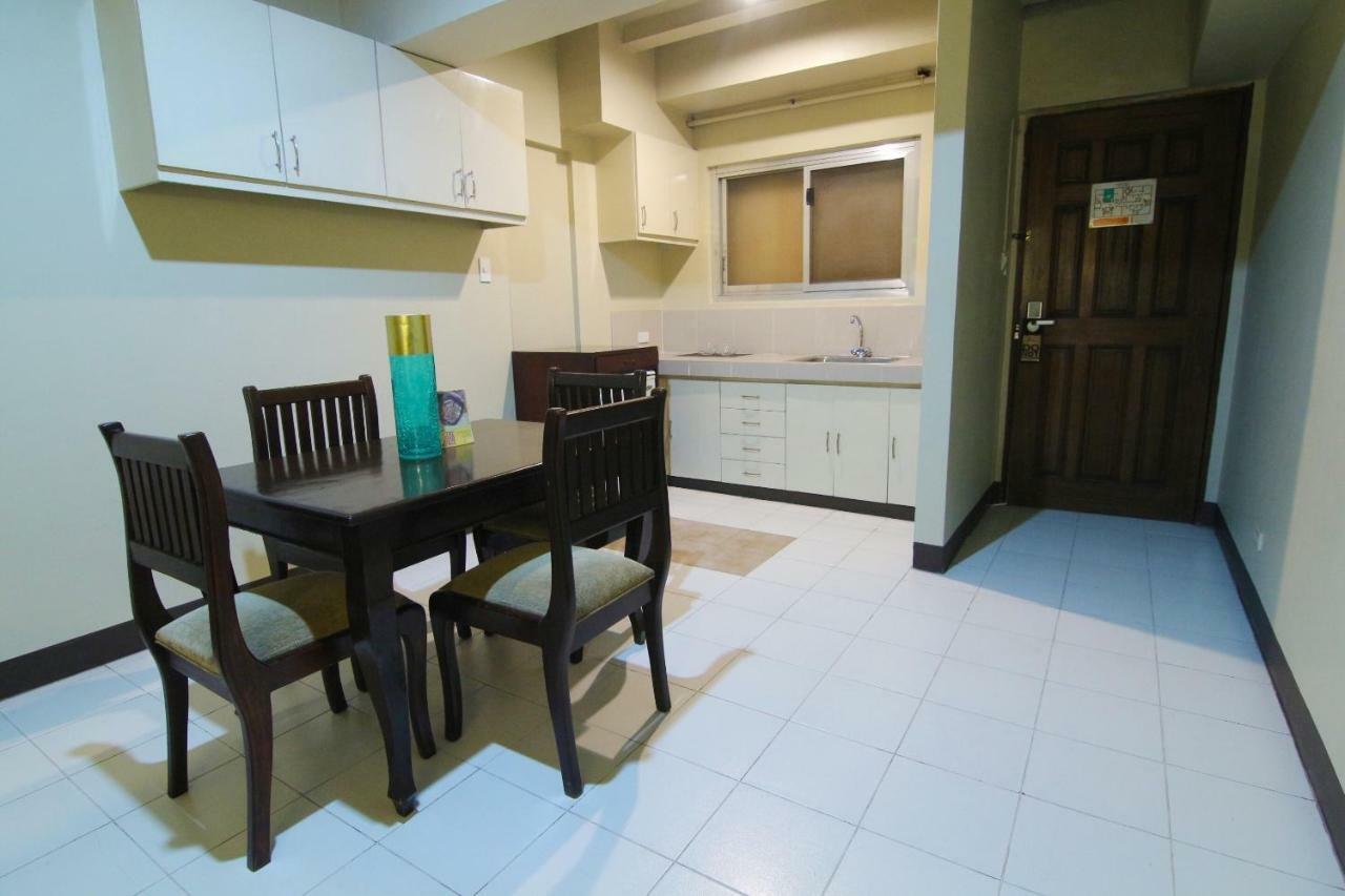 Oyo 103 Artina Suites Hotel San Pedro Makati Eksteriør billede