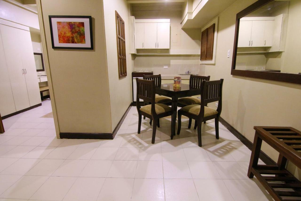 Oyo 103 Artina Suites Hotel San Pedro Makati Eksteriør billede