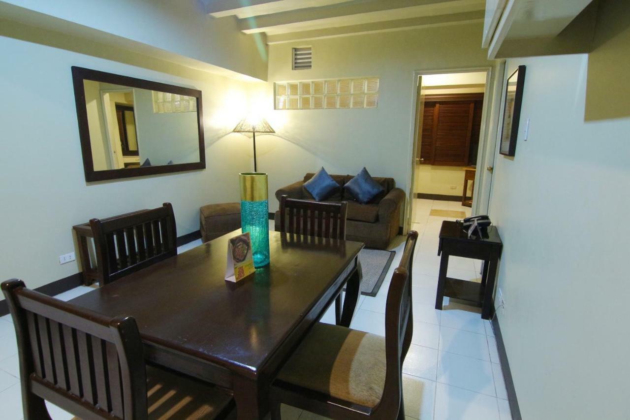 Oyo 103 Artina Suites Hotel San Pedro Makati Eksteriør billede